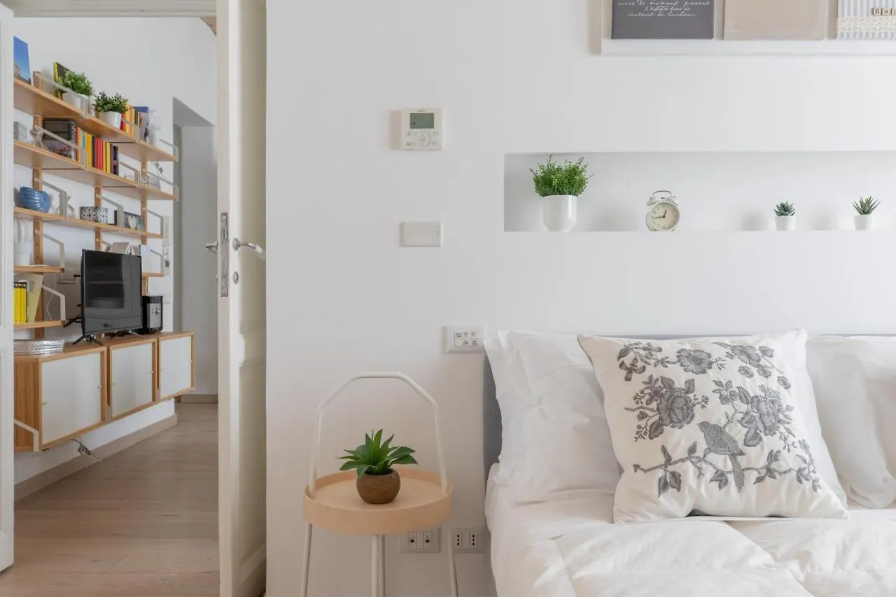 Iflat Saint Peter Bright Apartment contacts
